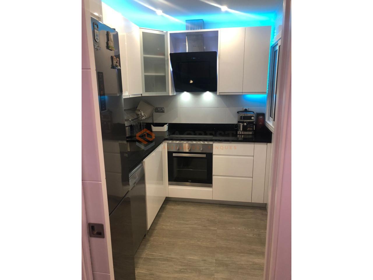 For sale of flat in Mollet del Vallès