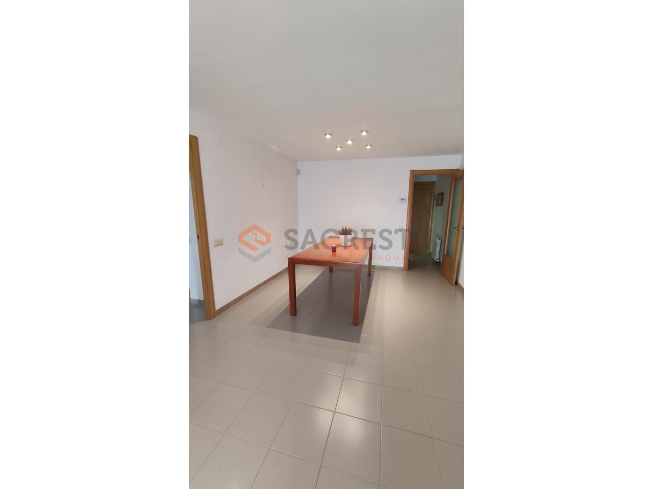 For sale of flat in Mollet del Vallès