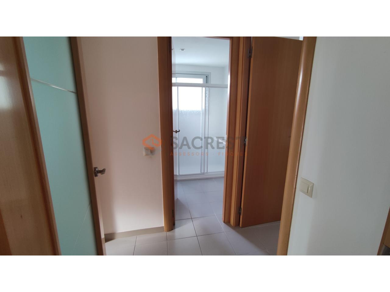 For sale of flat in Mollet del Vallès