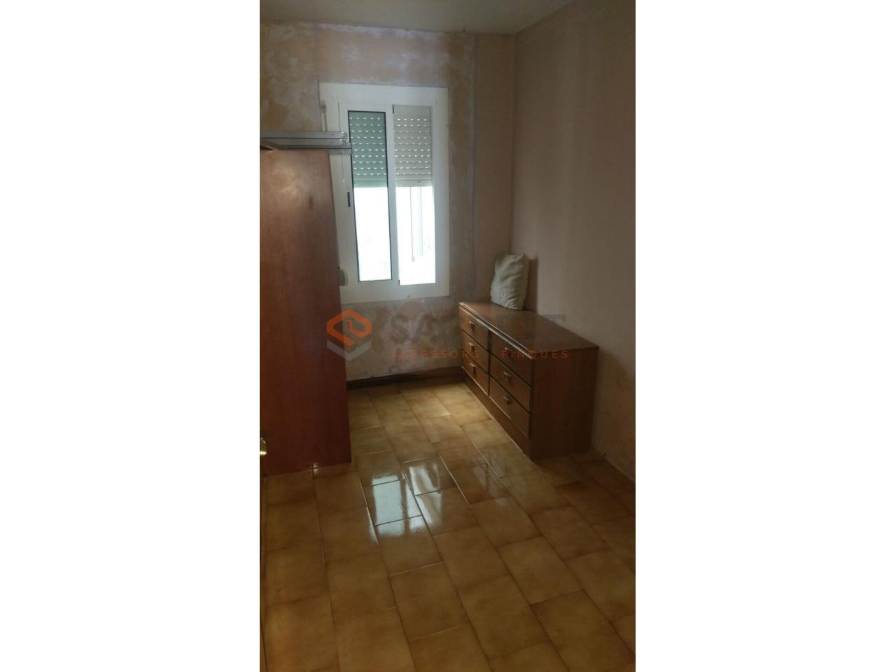 For sale of flat in Mollet del Vallès