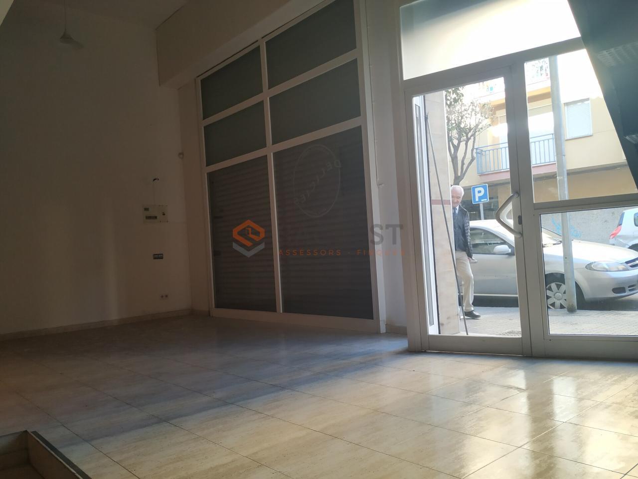 Venta de local comercial en Mollet del Vallès