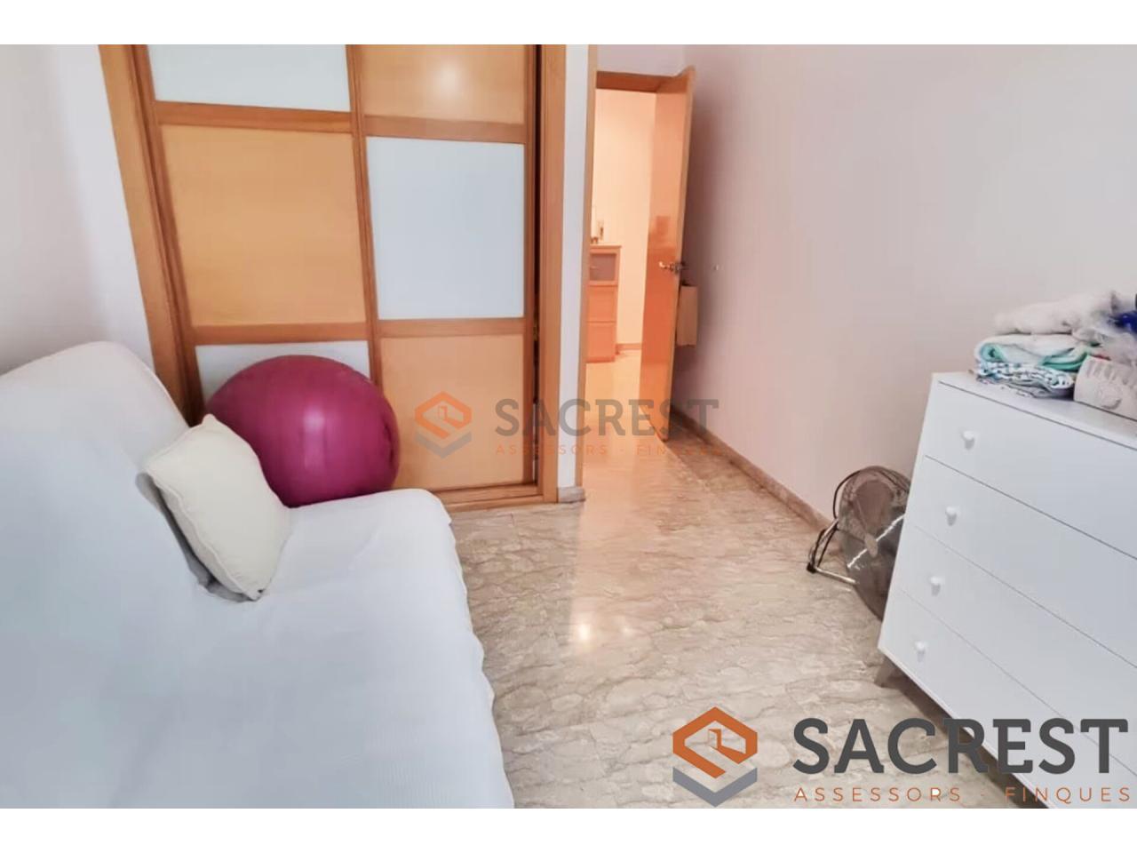 For sale of flat in Mollet del Vallès