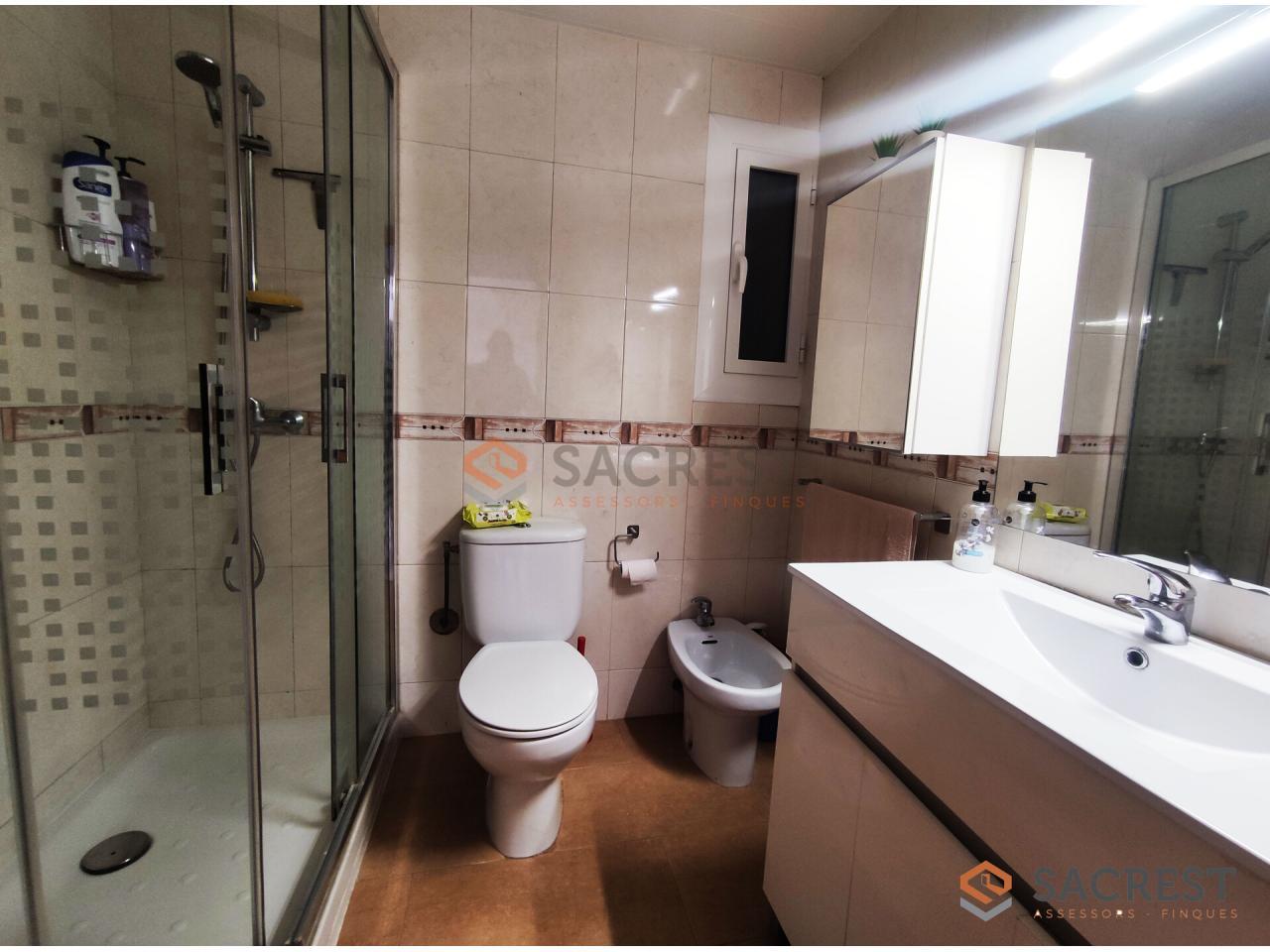 For sale of flat in Mollet del Vallès