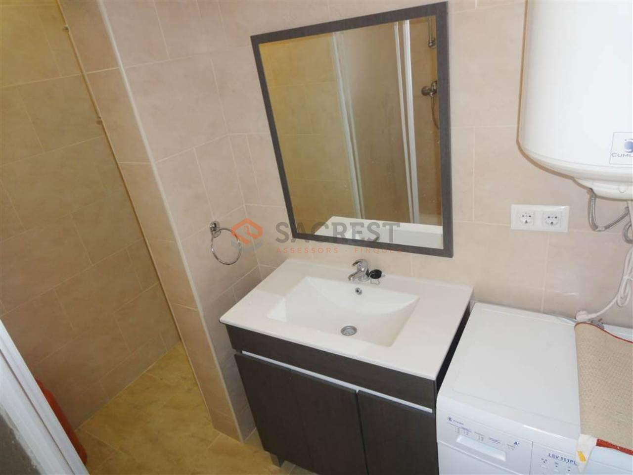 For sale of flat in Mollet del Vallès