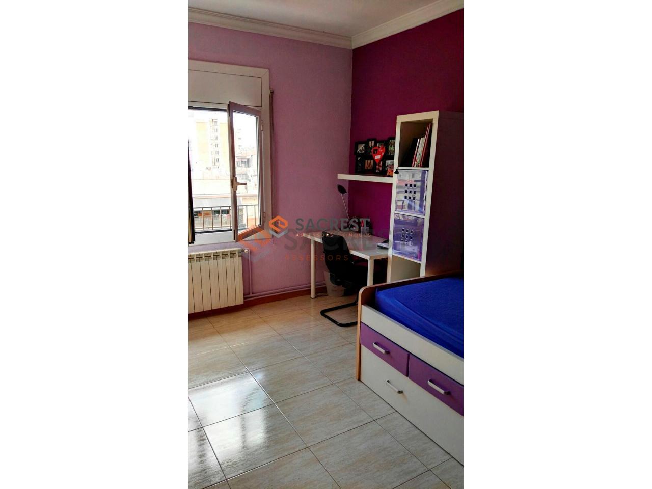 For sale of flat in Mollet del Vallès