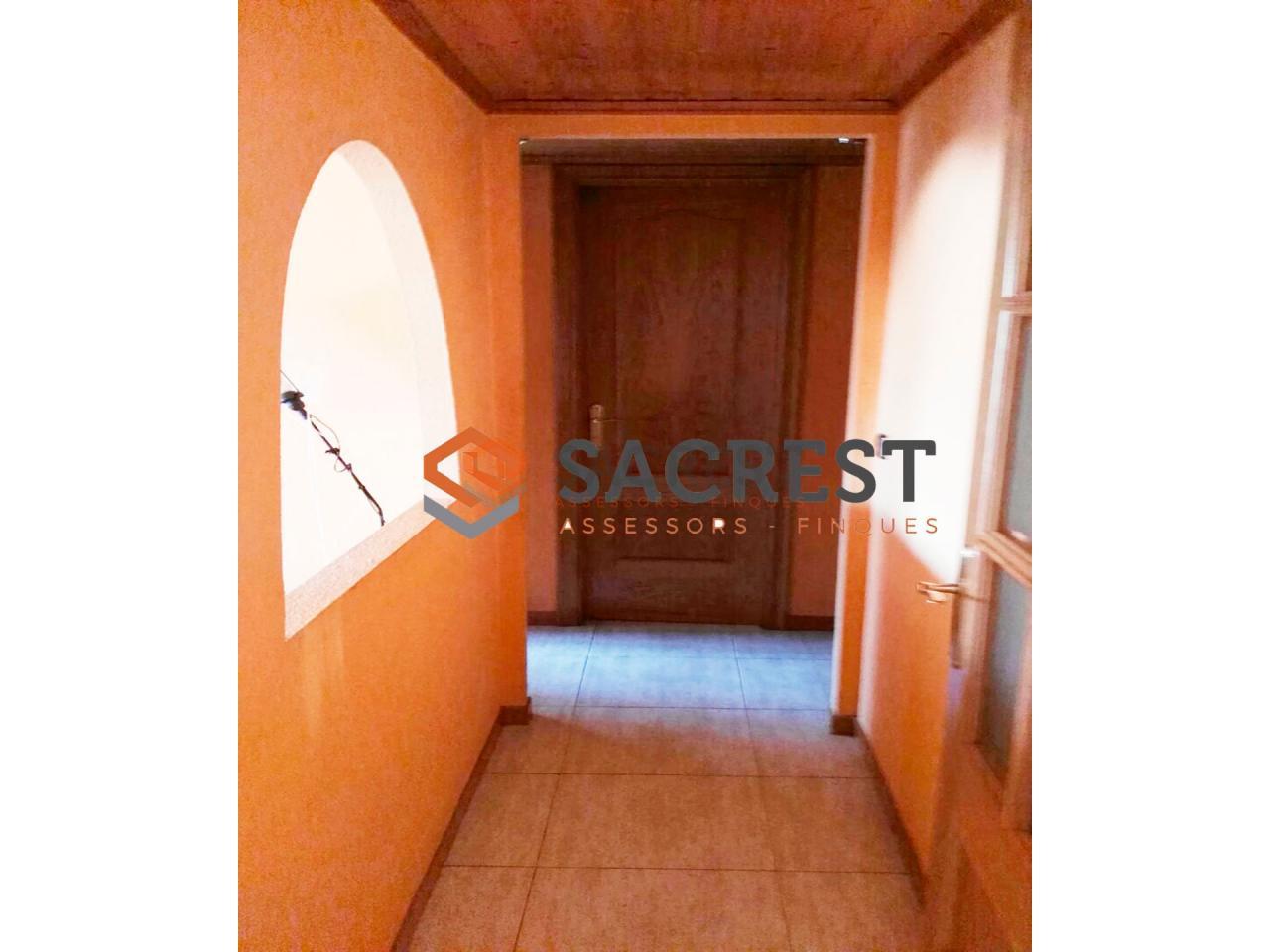 For sale of flat in Mollet del Vallès
