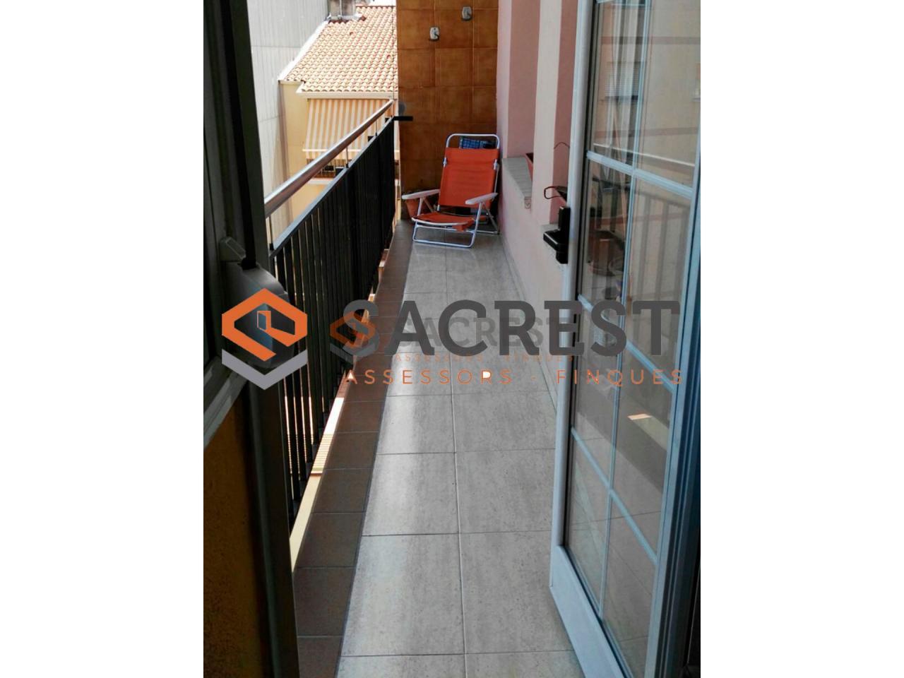 For sale of flat in Mollet del Vallès