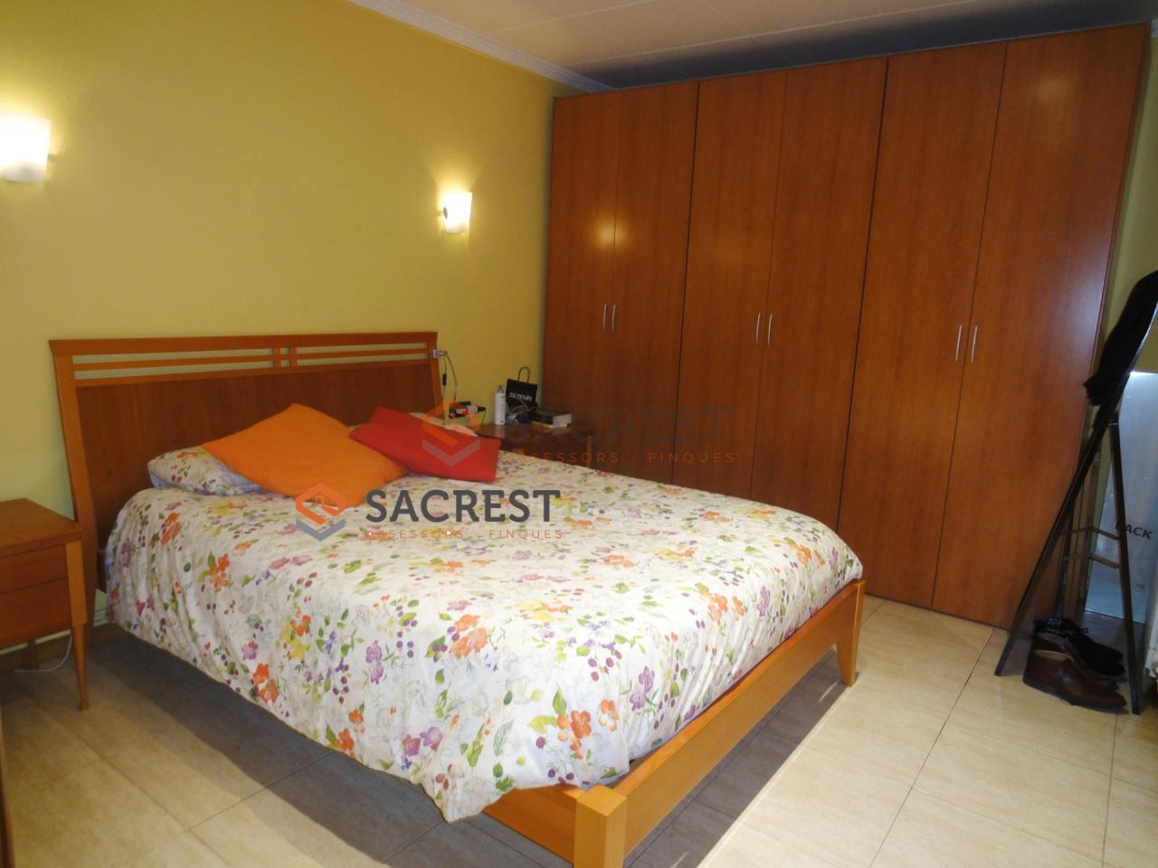 For sale of flat in Mollet del Vallès