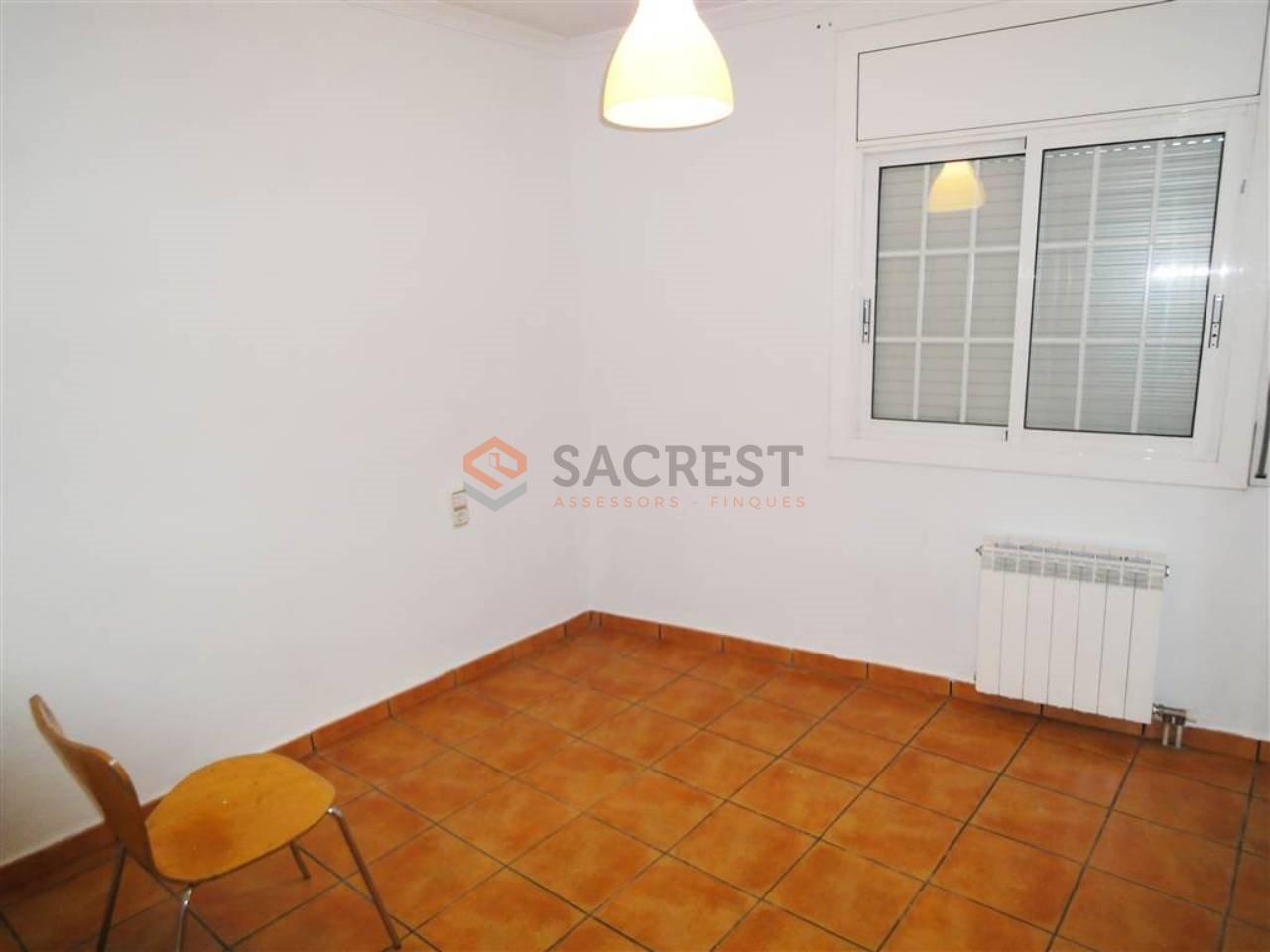 For sale of house in Parets del Vallès