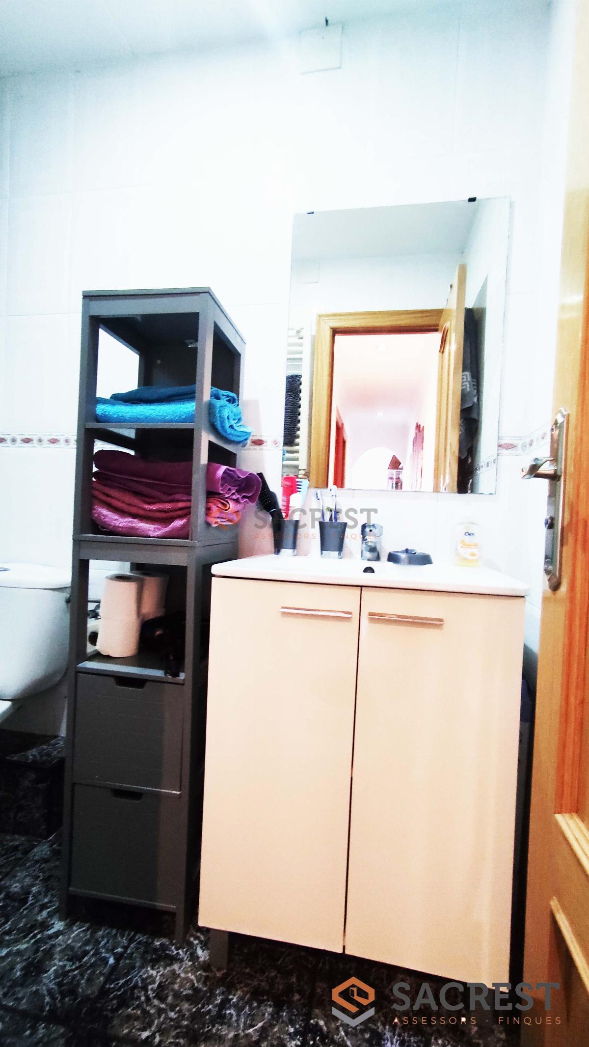 For sale of flat in Mollet del Vallès