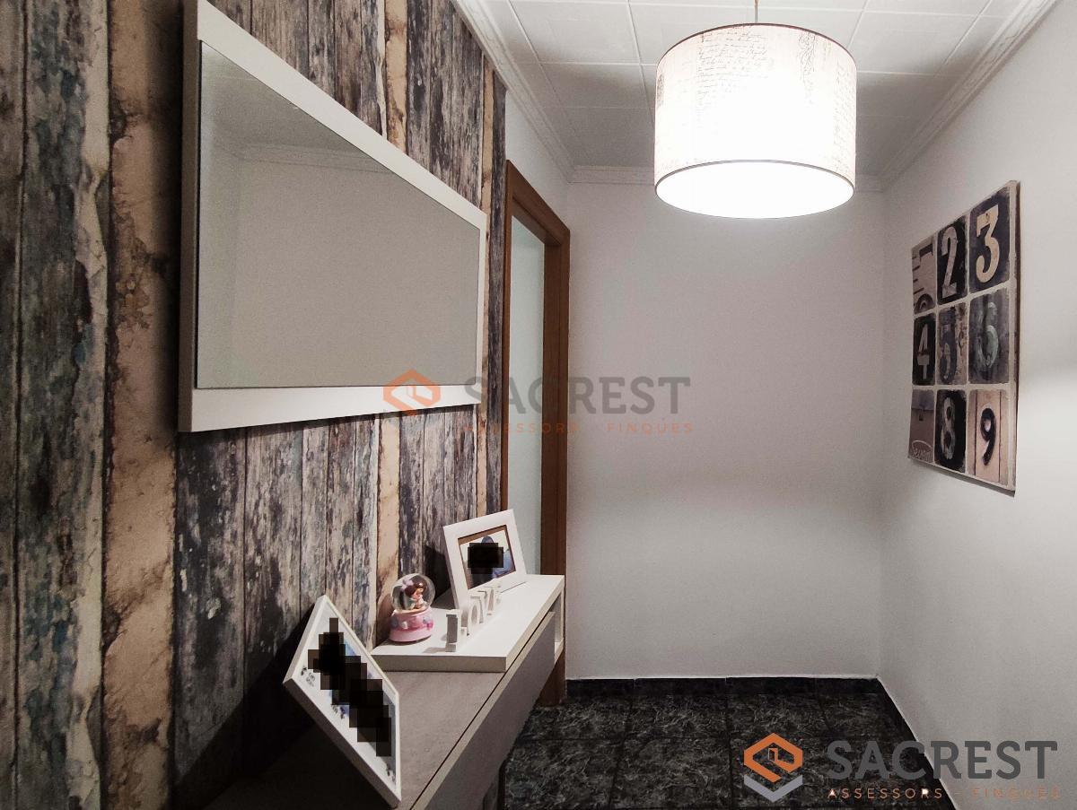 For sale of flat in Mollet del Vallès