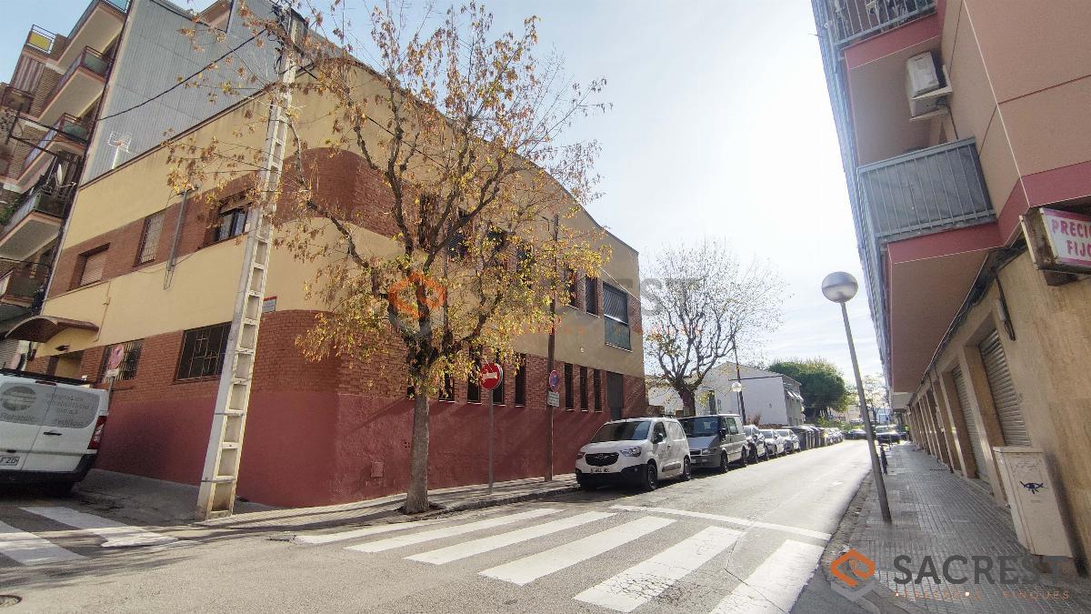 For sale of flat in Mollet del Vallès