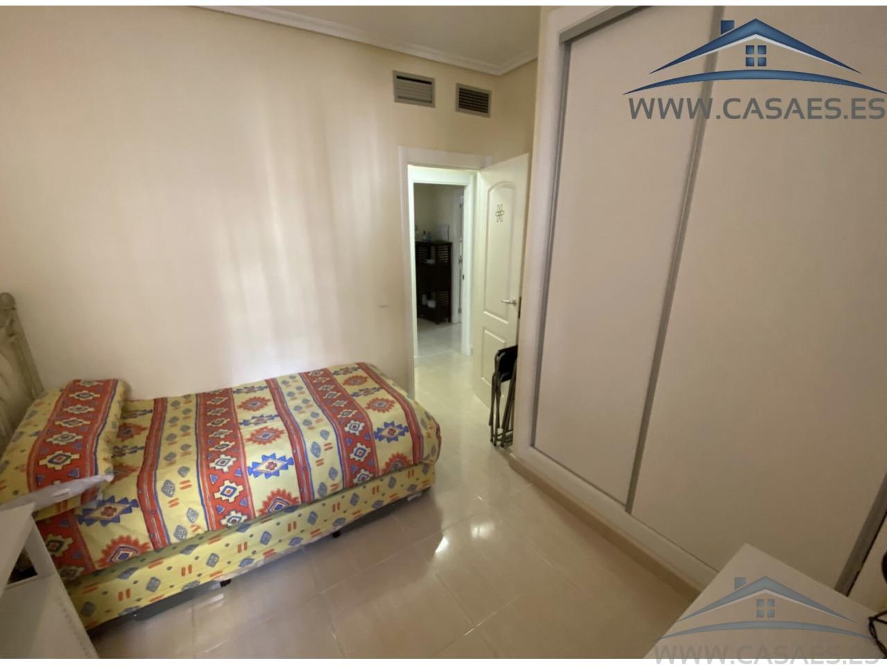 For rent of flat in Roquetas de Mar