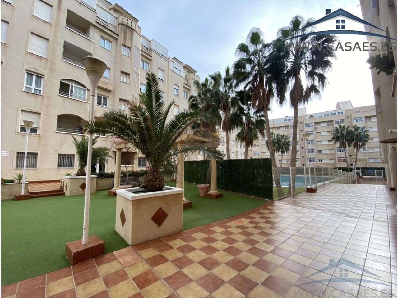 For rent of flat in Roquetas de Mar