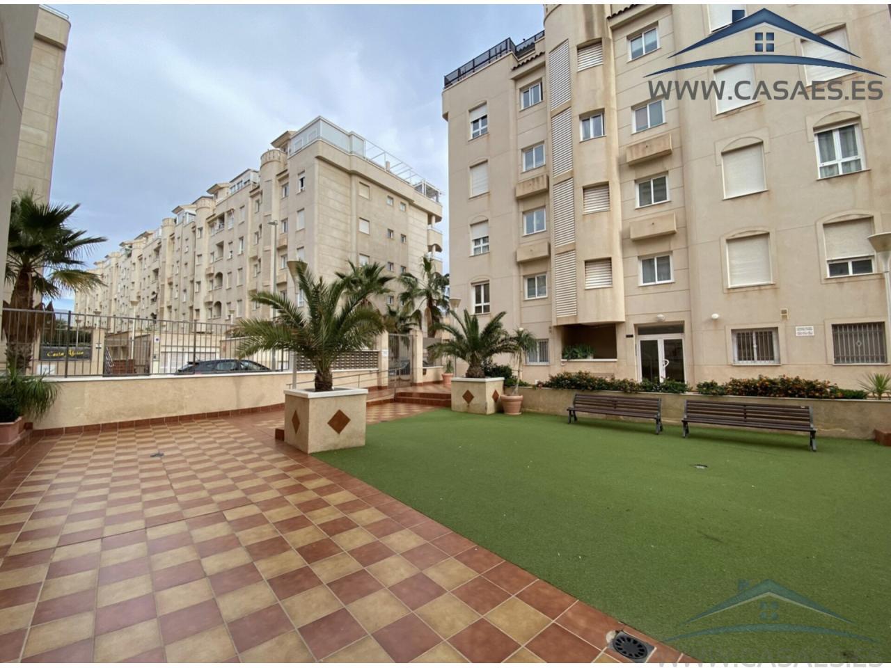 For rent of flat in Roquetas de Mar