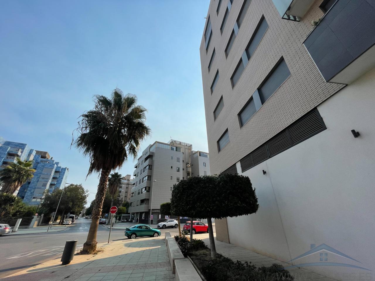 For sale of flat in Almería