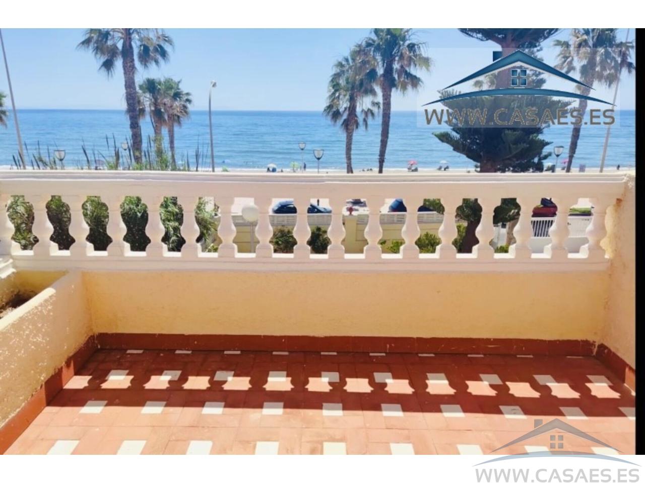 For rent of chalet in Roquetas de Mar