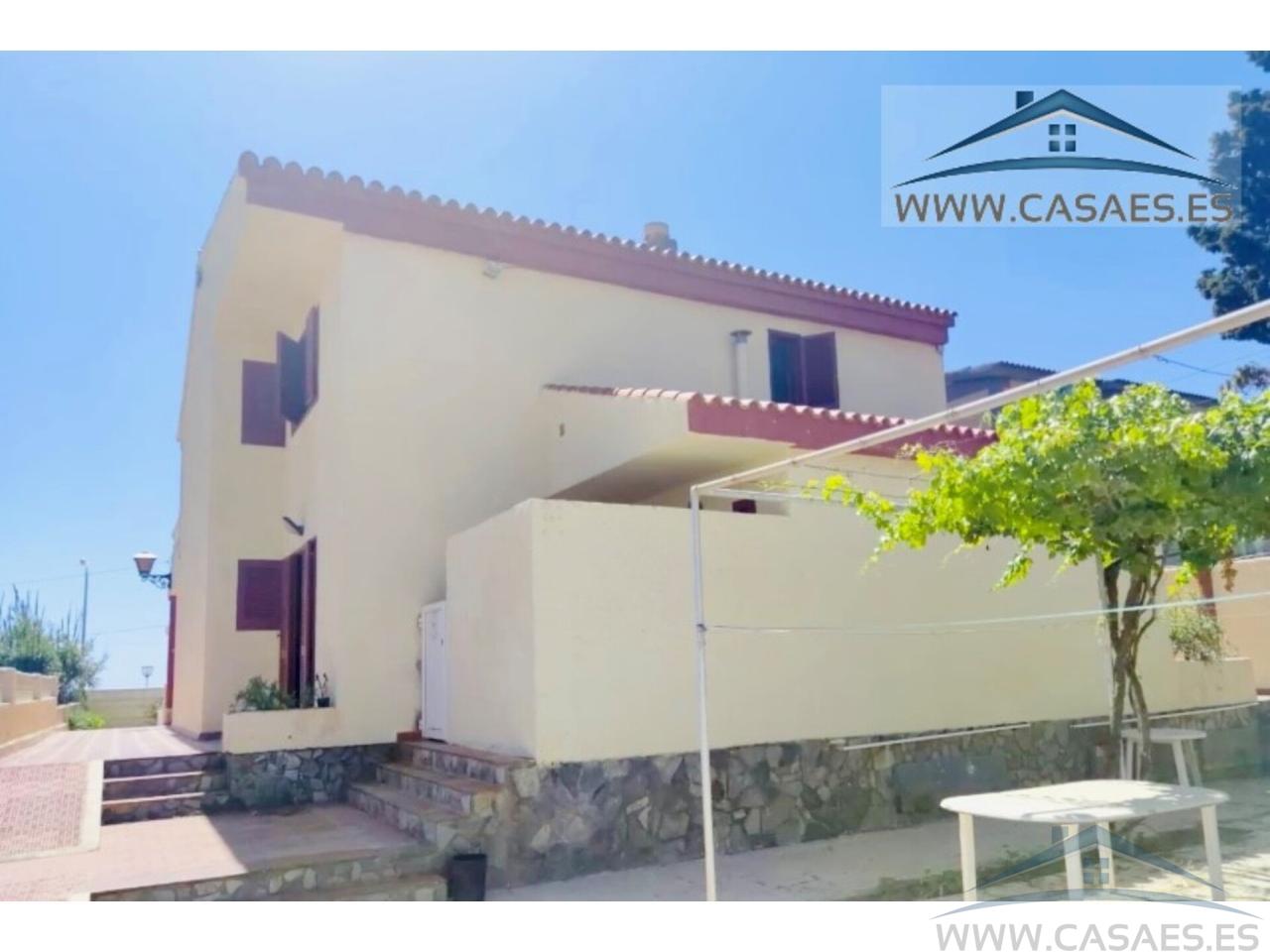 For rent of chalet in Roquetas de Mar