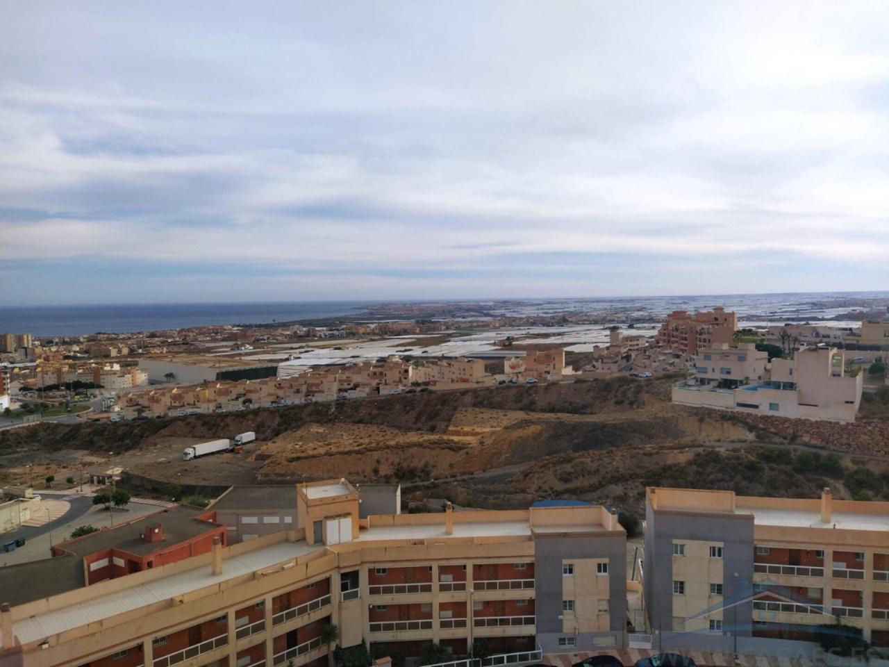 For sale of flat in Roquetas de Mar