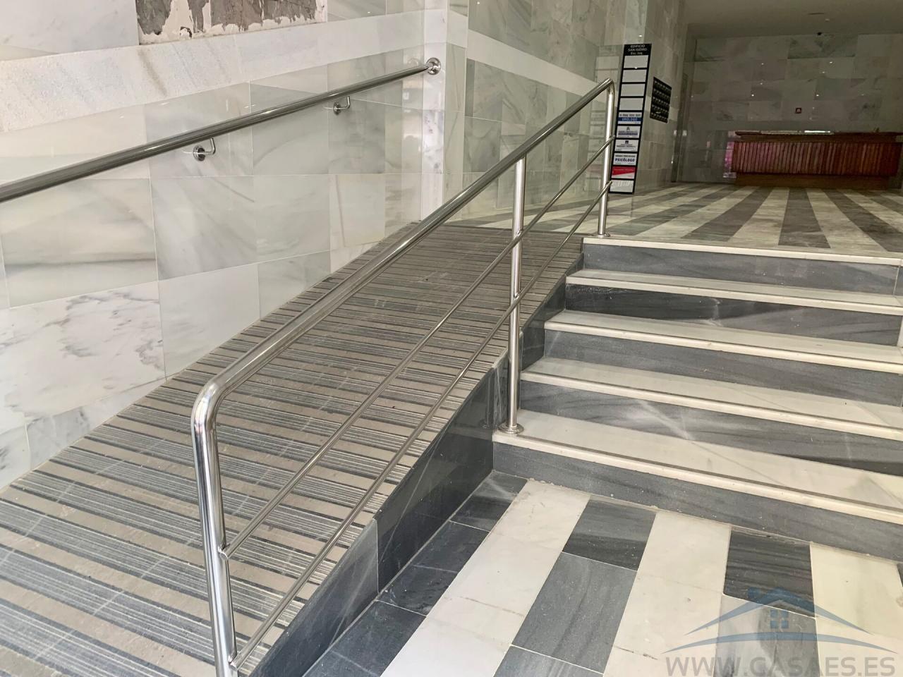 For sale of flat in Almería