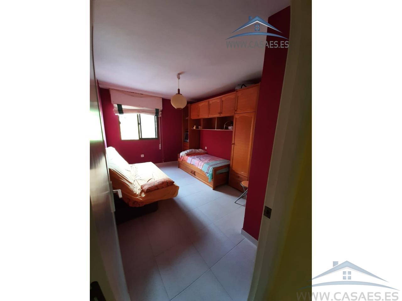 For sale of flat in Roquetas de Mar