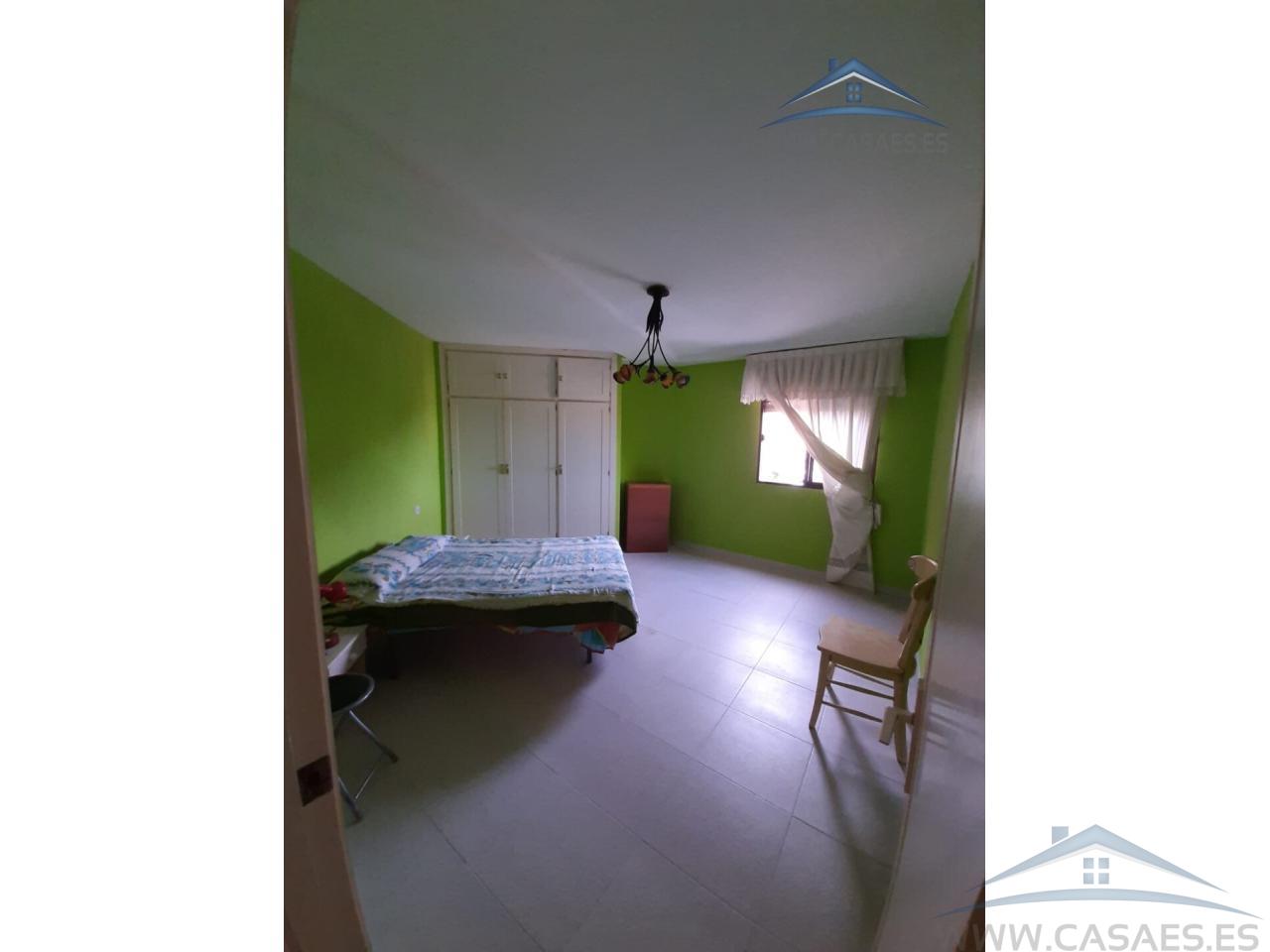 For sale of flat in Roquetas de Mar