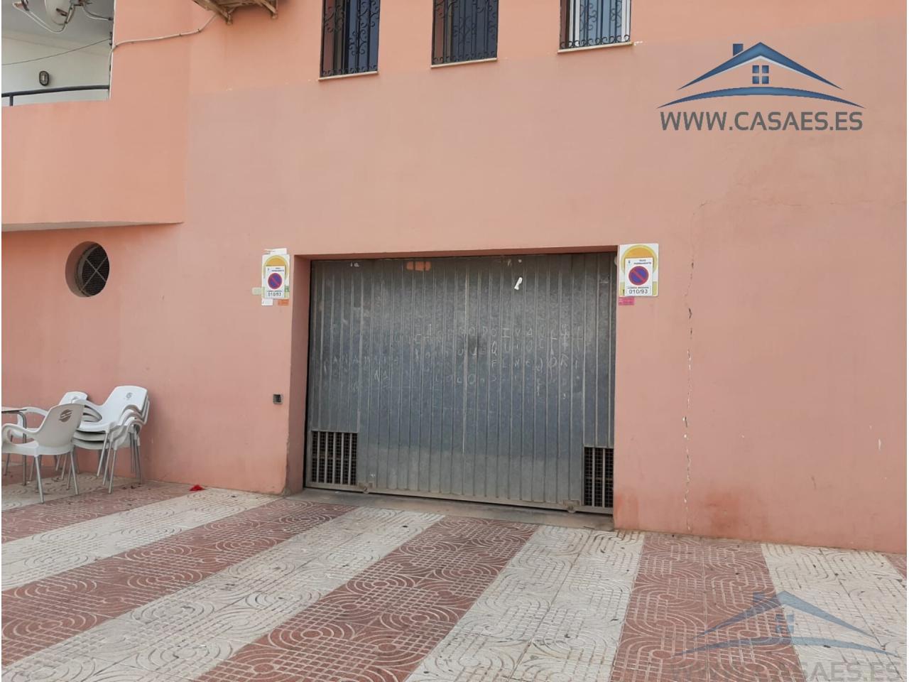 For sale of flat in Roquetas de Mar