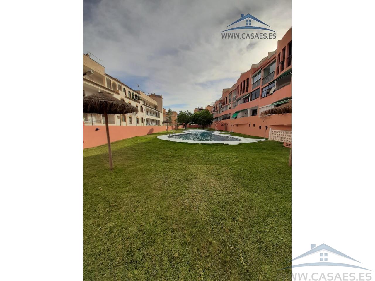 For sale of flat in Roquetas de Mar