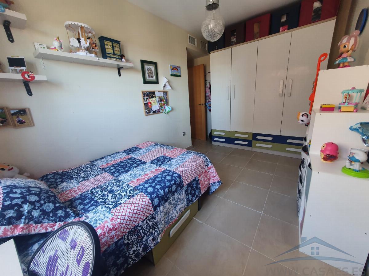 For sale of flat in Almería