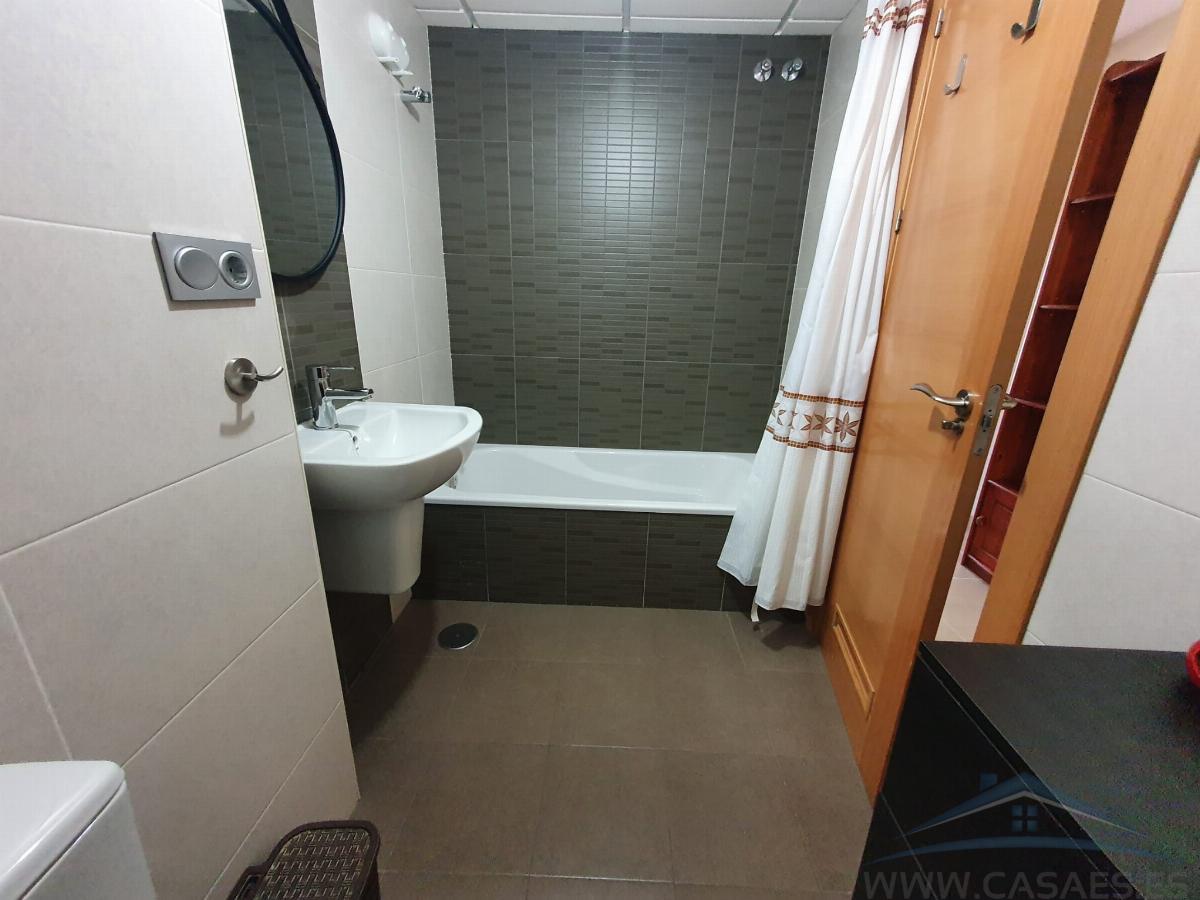 For sale of flat in Almería