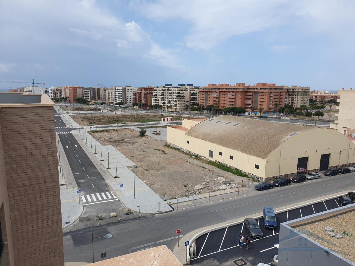 For sale of flat in Almería