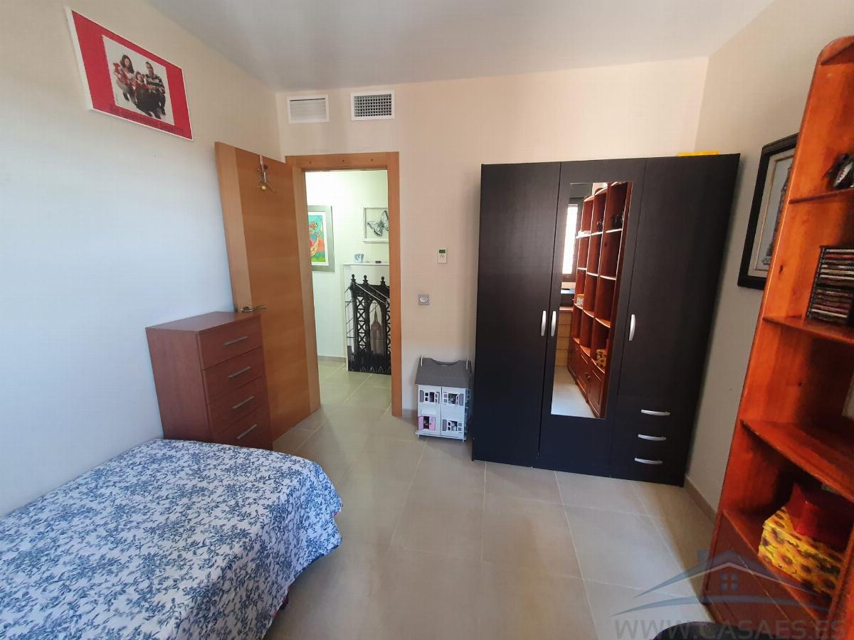 For sale of flat in Almería