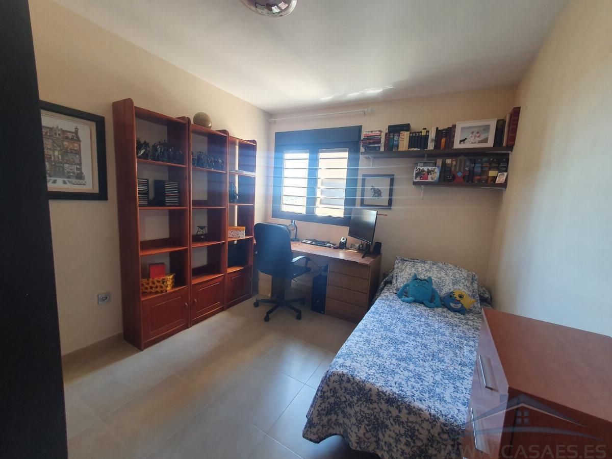 For sale of flat in Almería