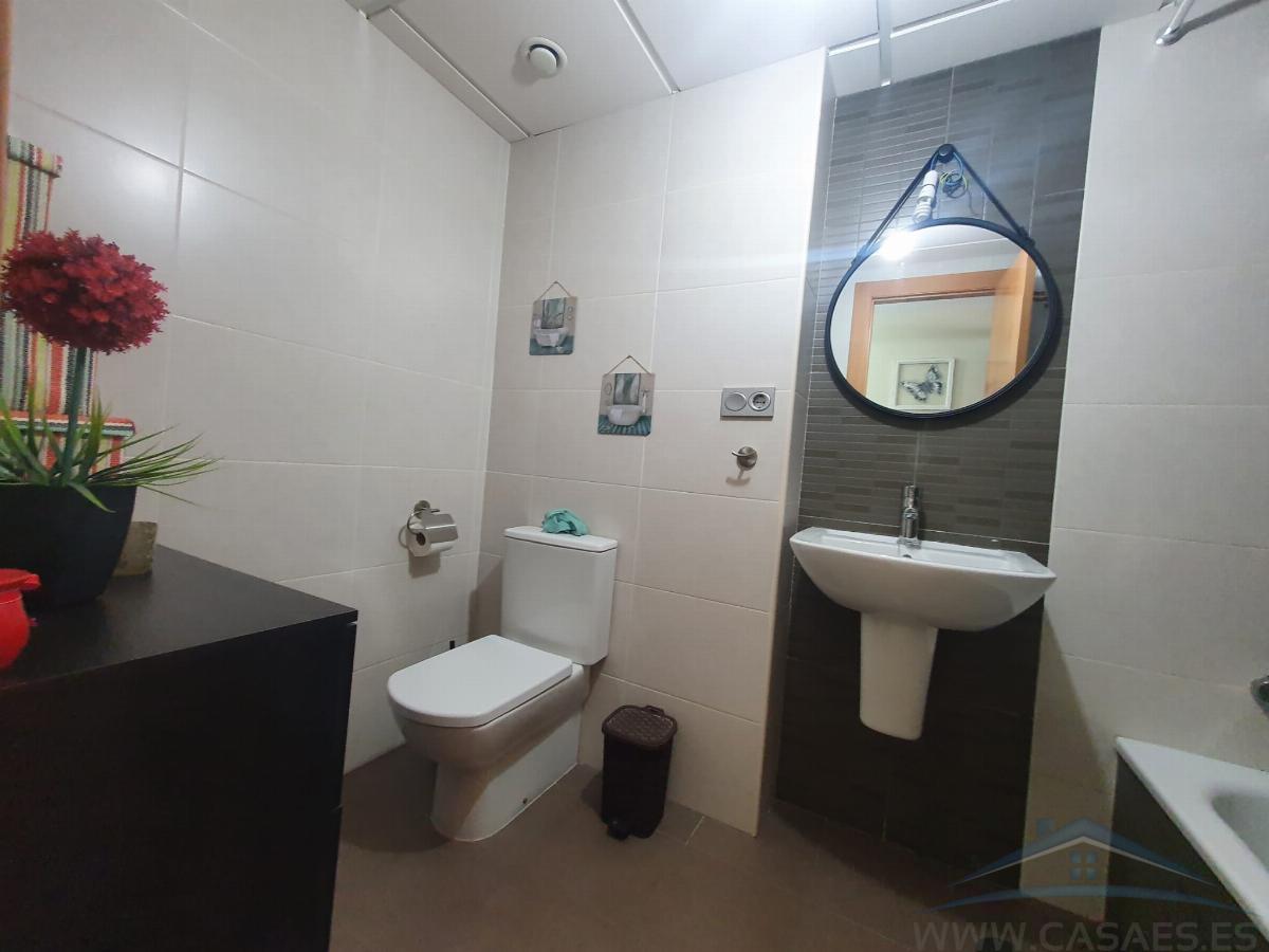 For sale of flat in Almería