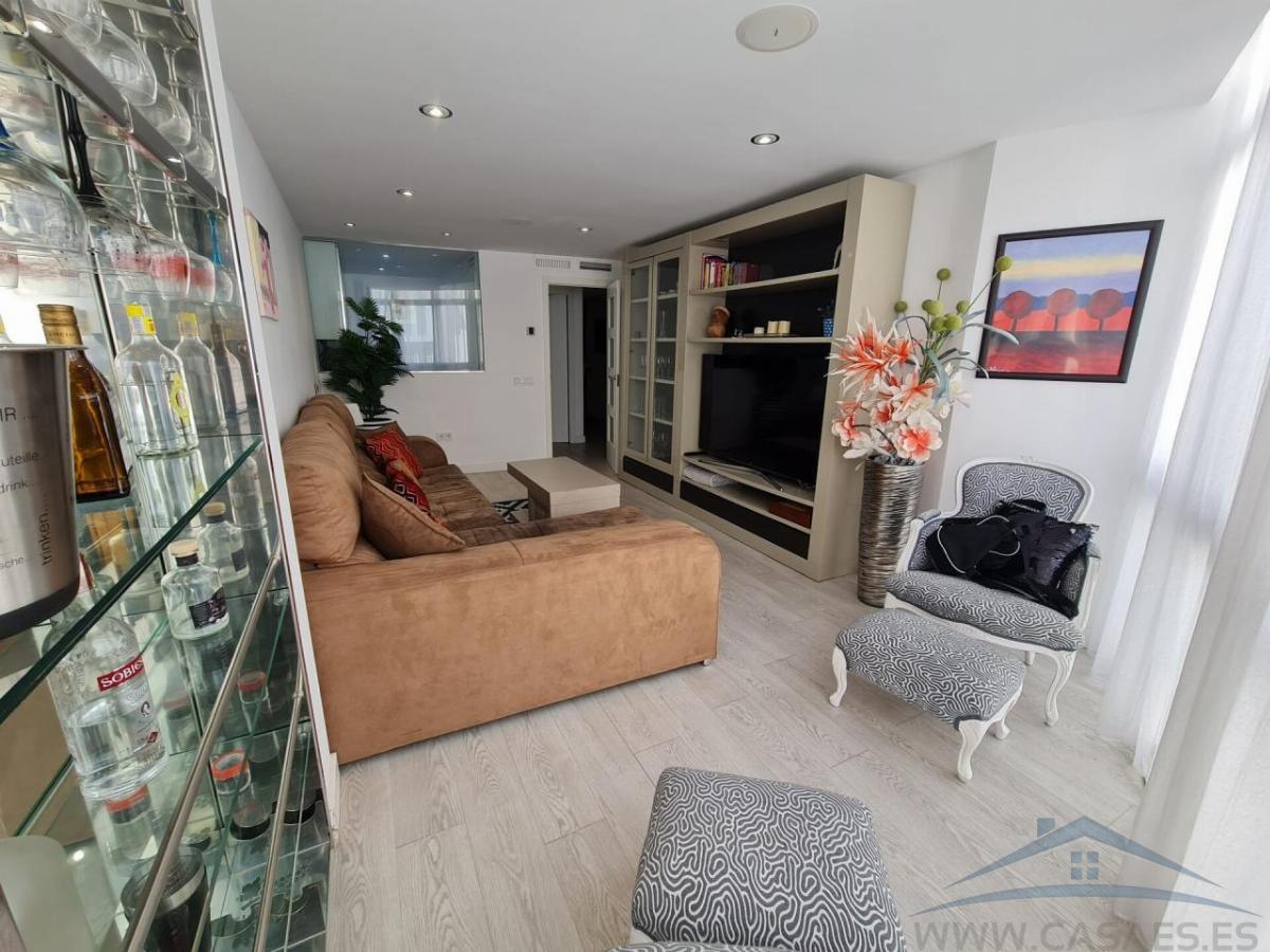 For sale of flat in Almería