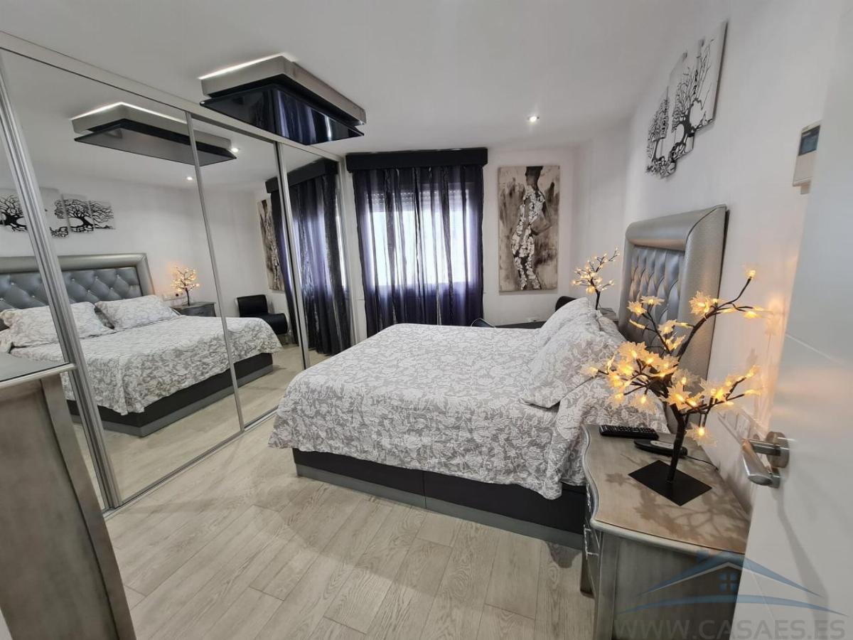 For sale of flat in Almería