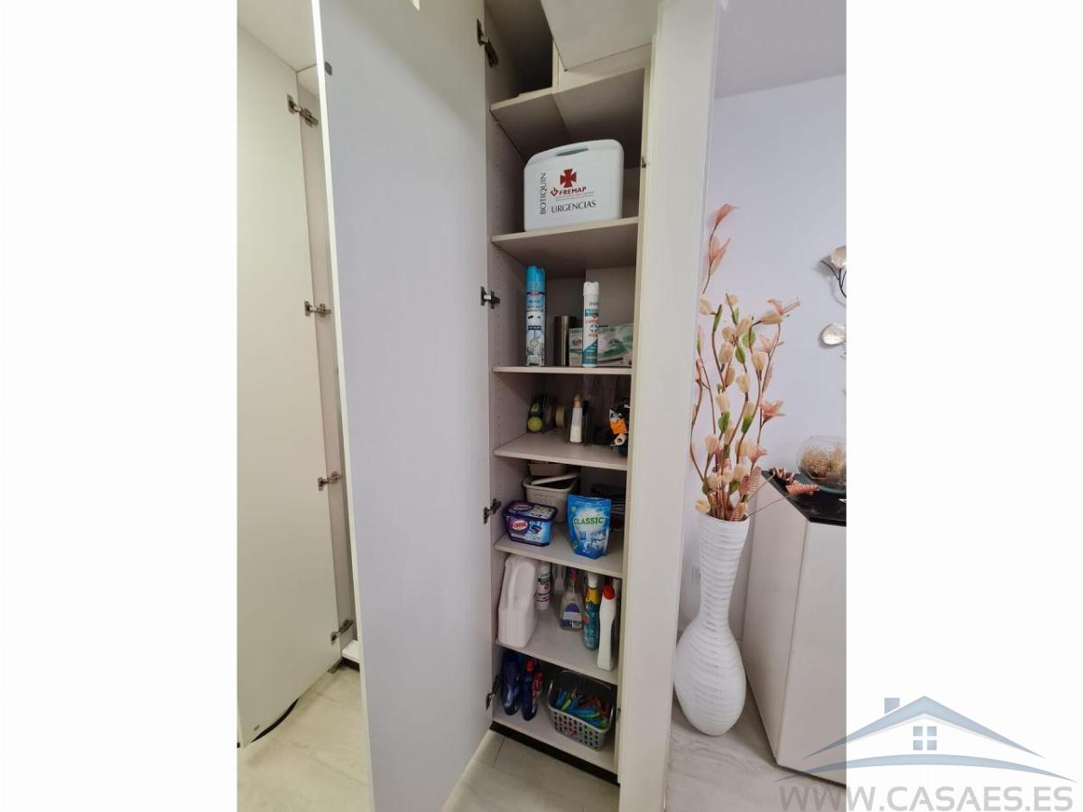 For sale of flat in Almería