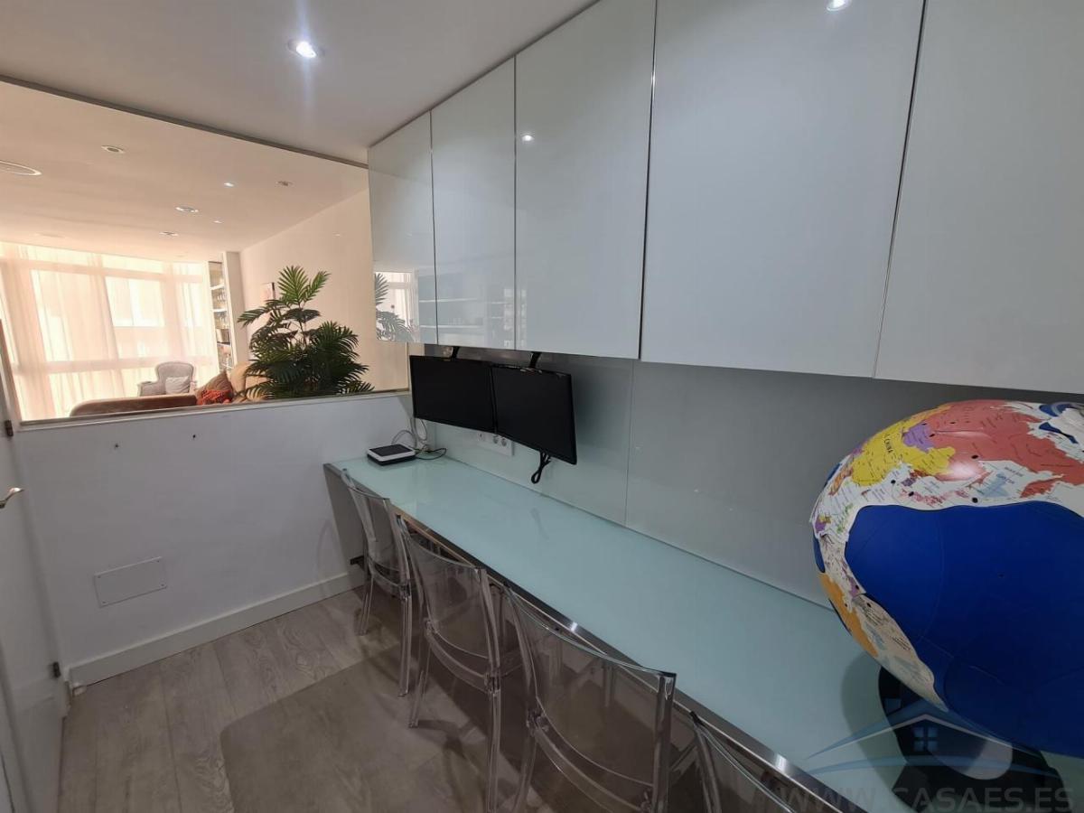 For sale of flat in Almería