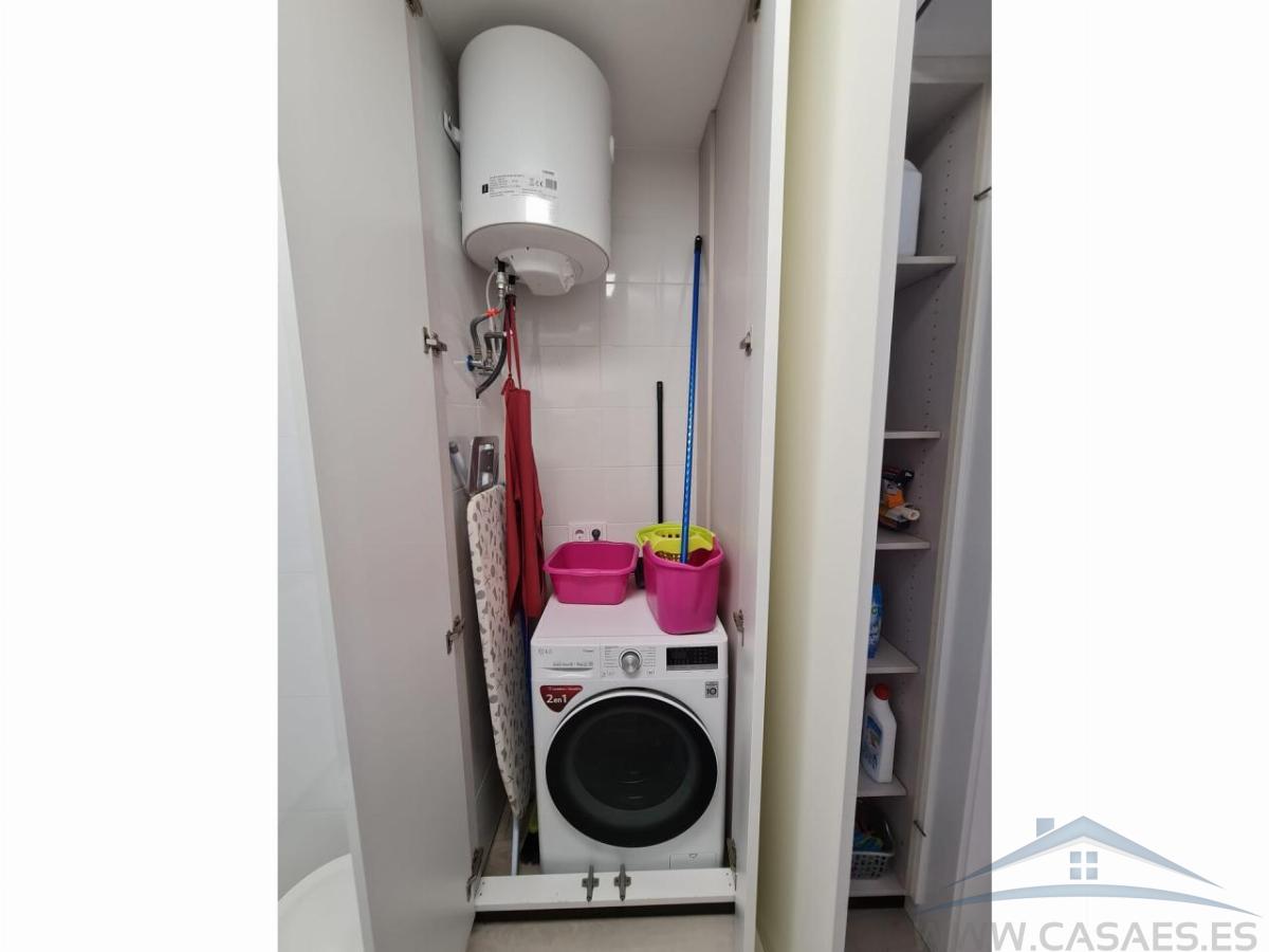 For sale of flat in Almería