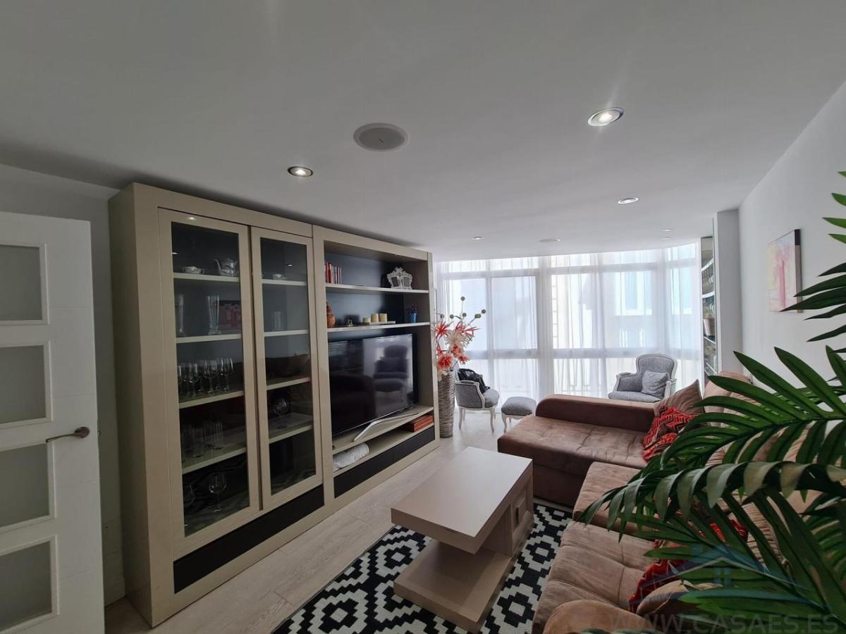 For sale of flat in Almería