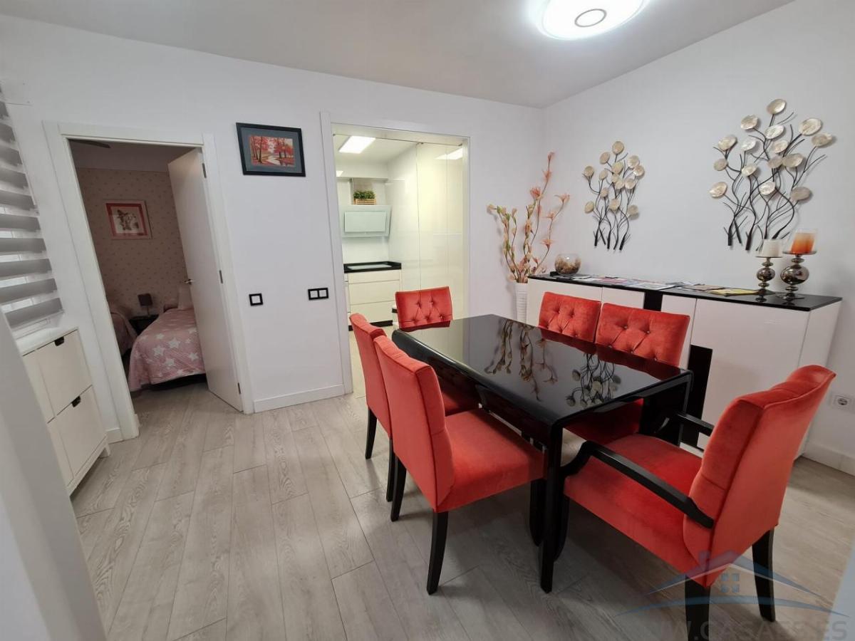 For sale of flat in Almería