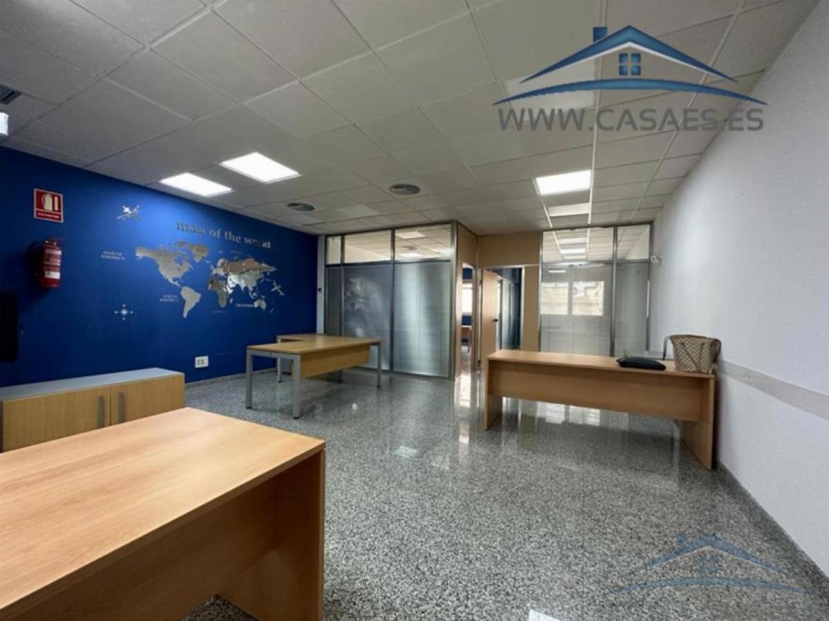 For rent of office in Almería