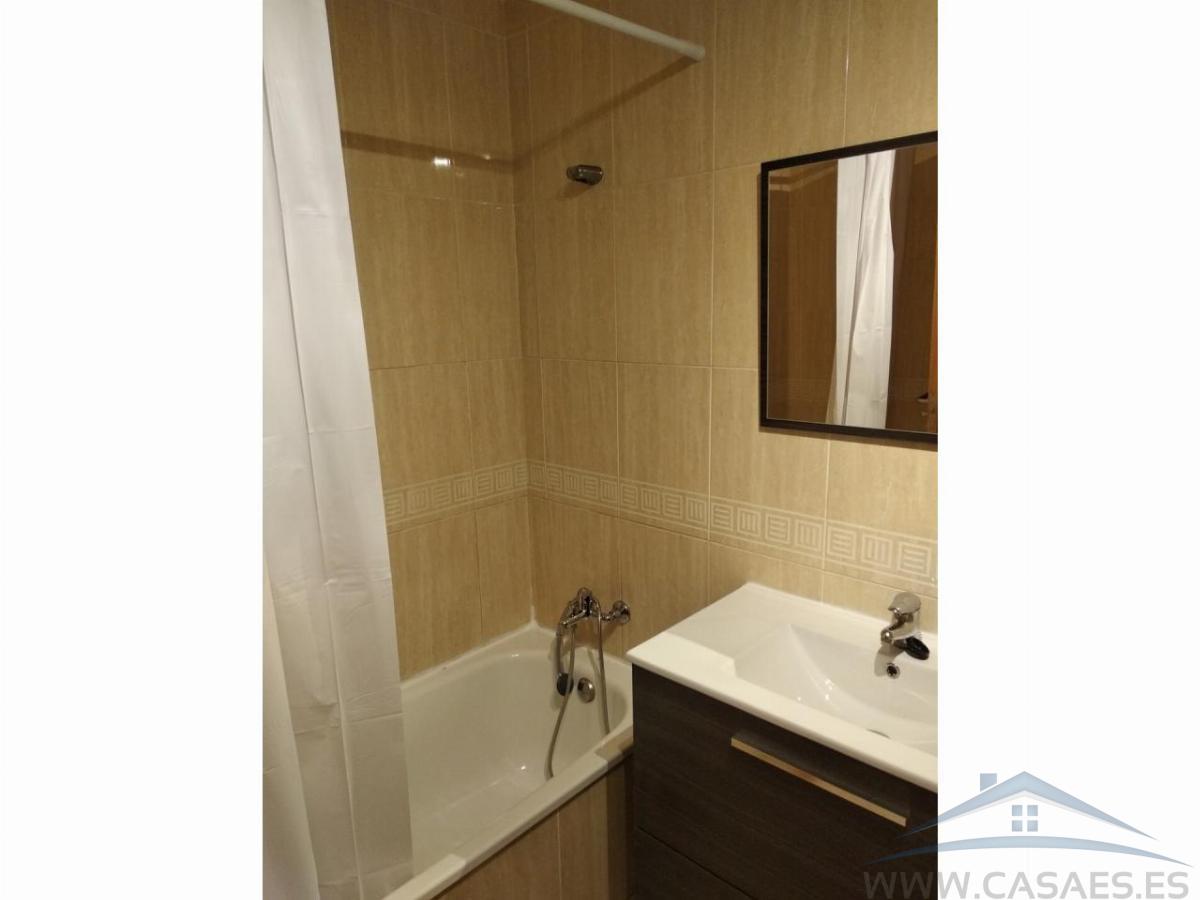 For sale of flat in Roquetas de Mar