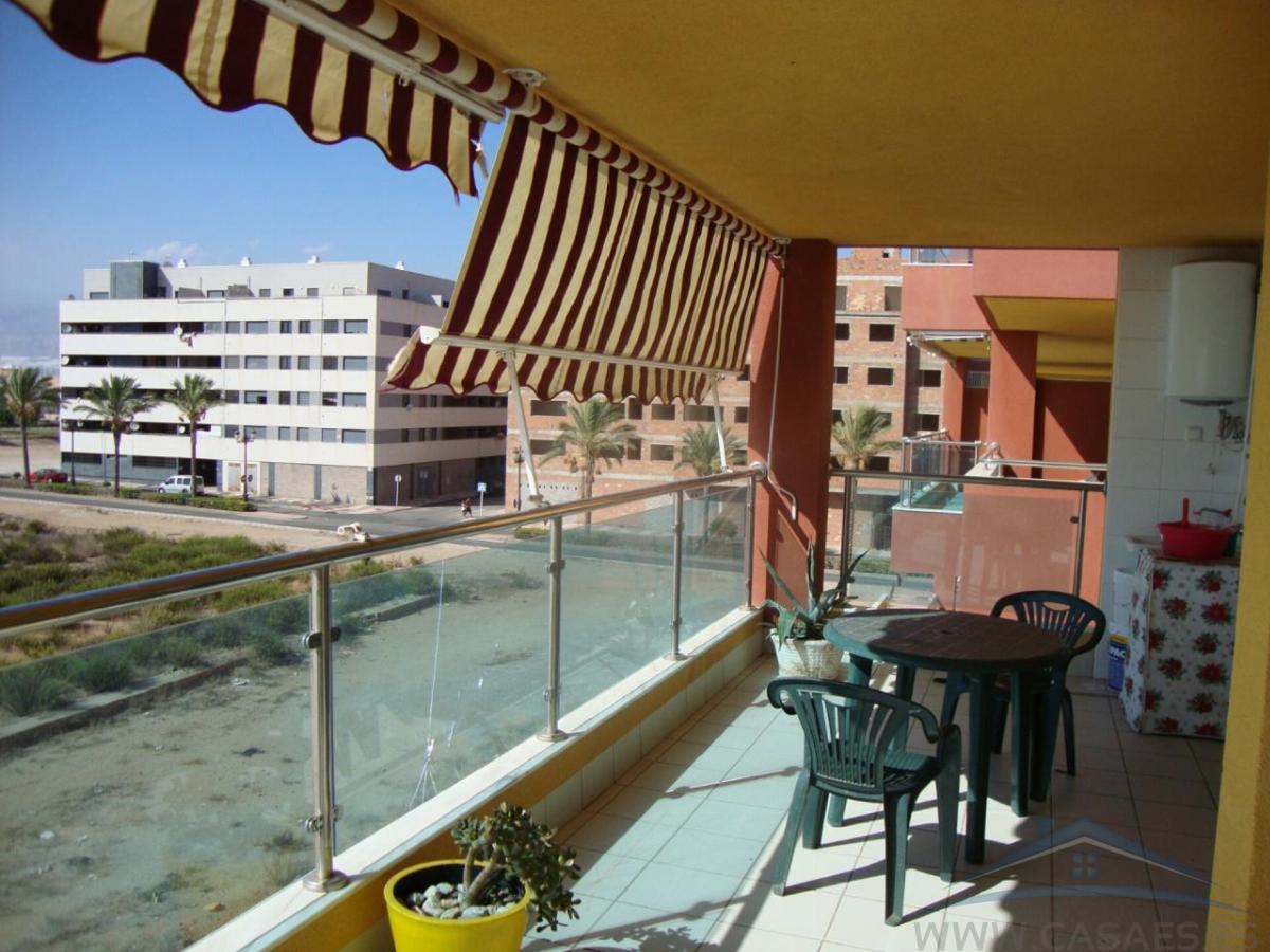For sale of flat in Roquetas de Mar