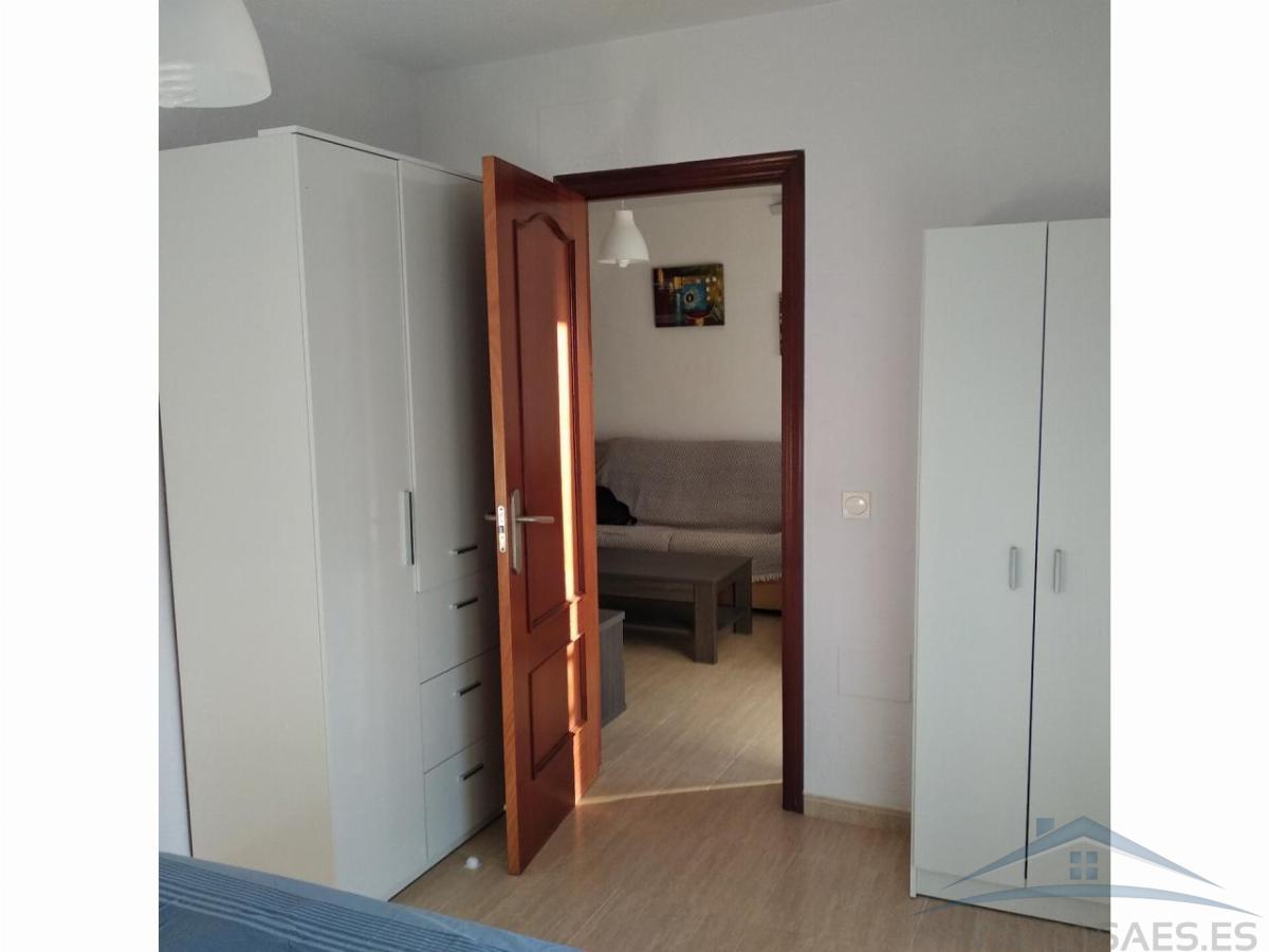 For sale of flat in Roquetas de Mar