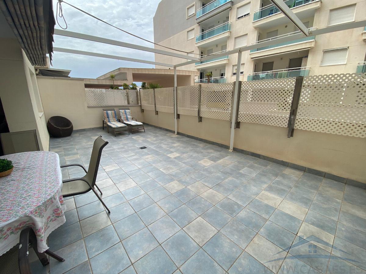 For sale of flat in Roquetas de Mar