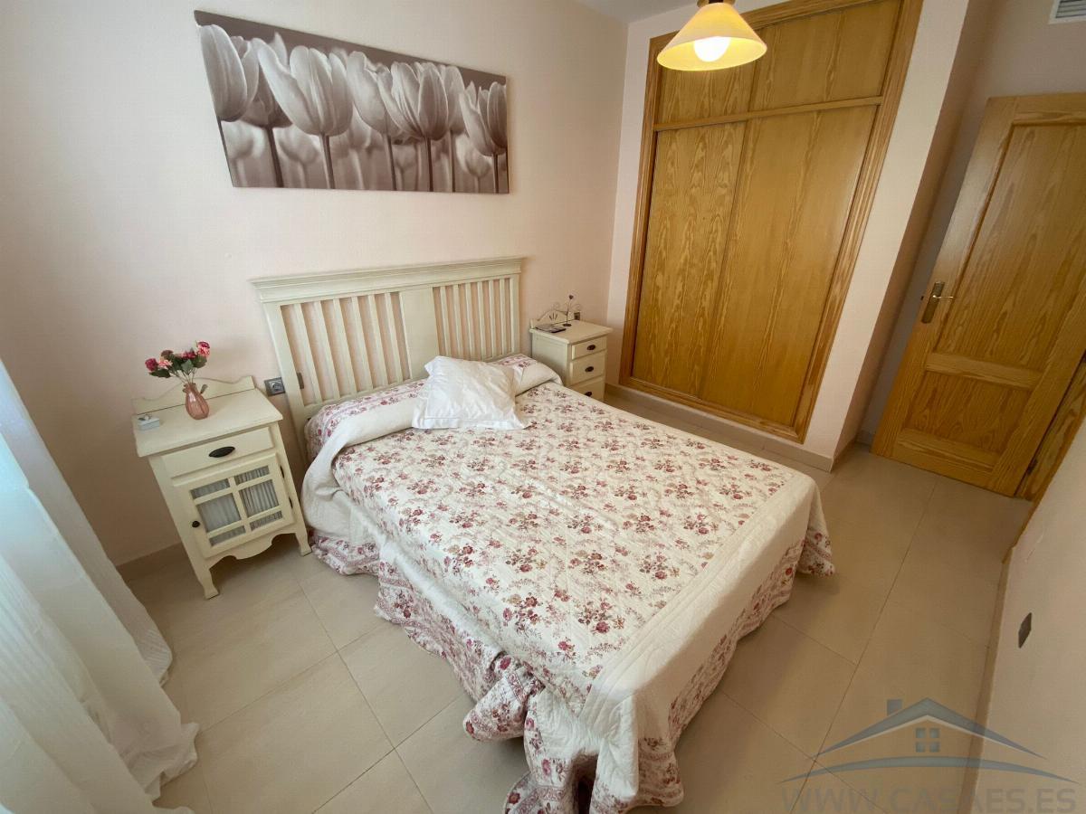 For sale of flat in Roquetas de Mar