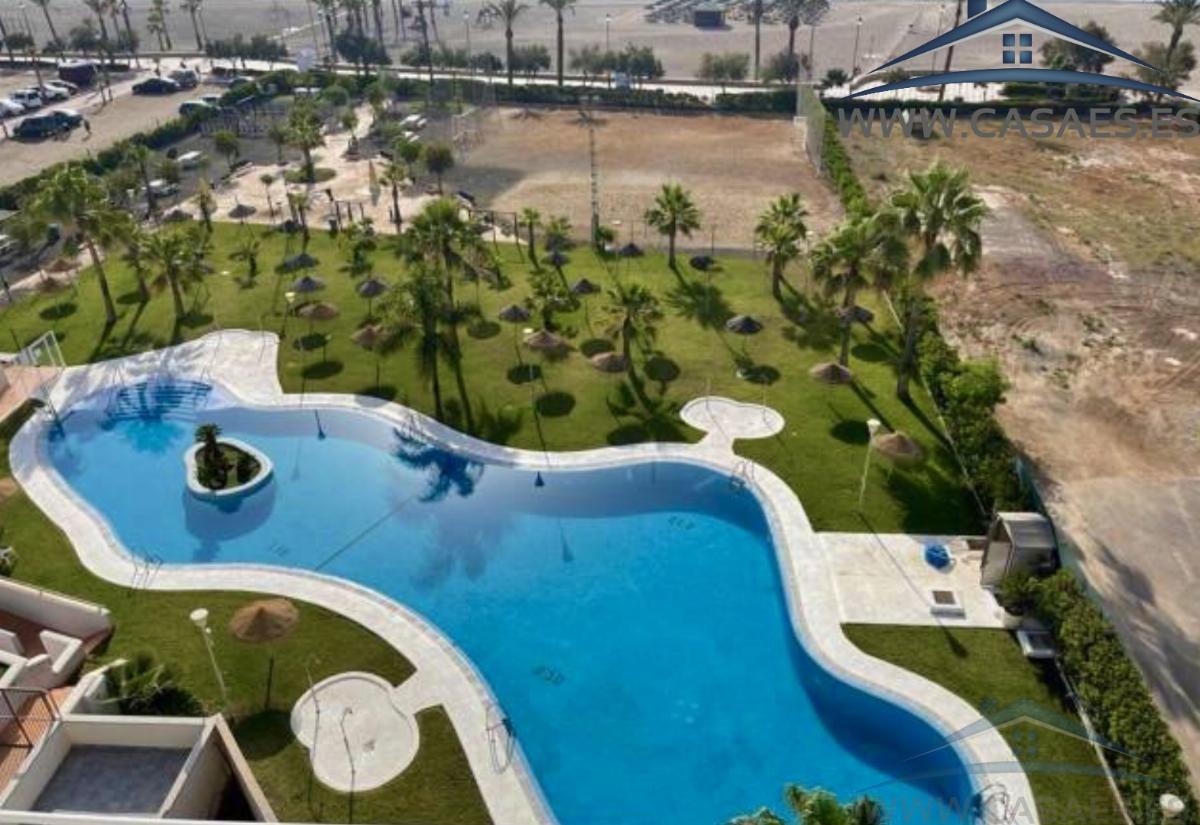For sale of flat in Roquetas de Mar