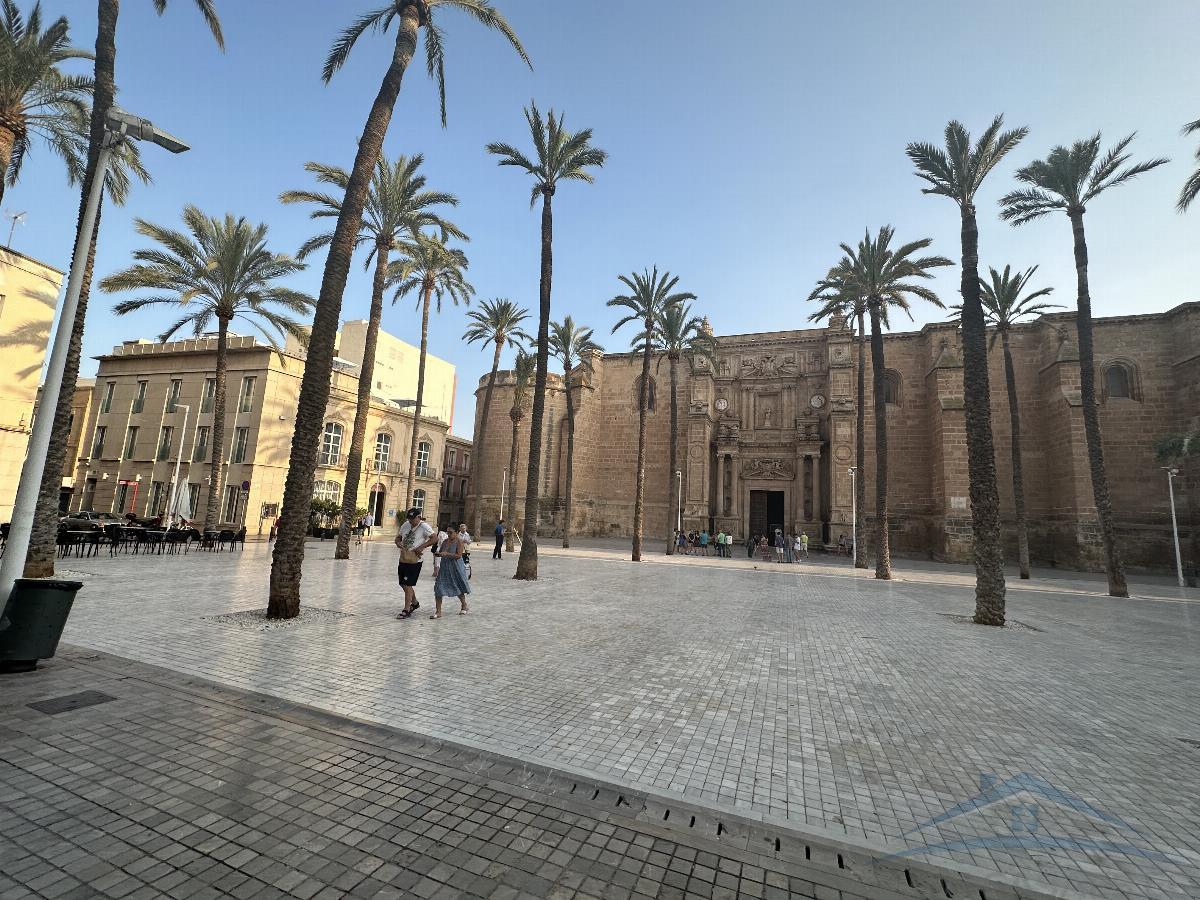 For rent of flat in Almería