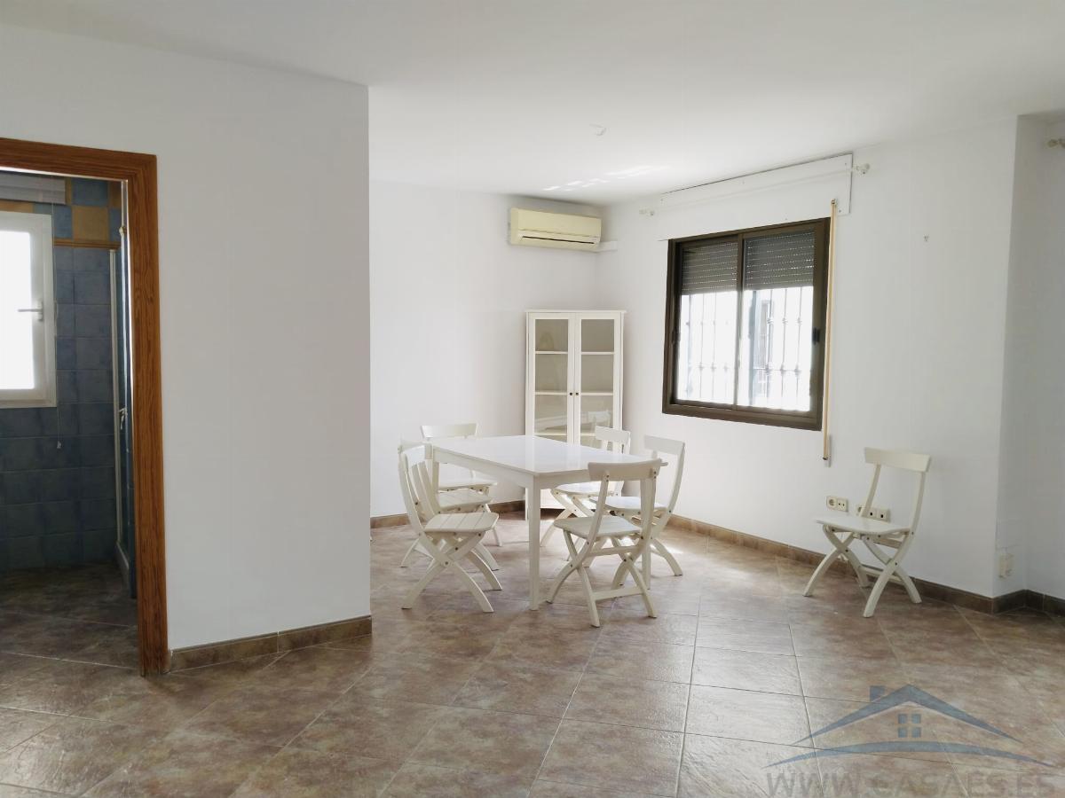 For rent of flat in Aguadulce